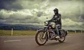 किस बाइक को खरीदना है फायदे का सौदा