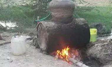 आबकारी व पुलिस की शह पर शराब की भट्टी में सुलगती जिंदगीयां