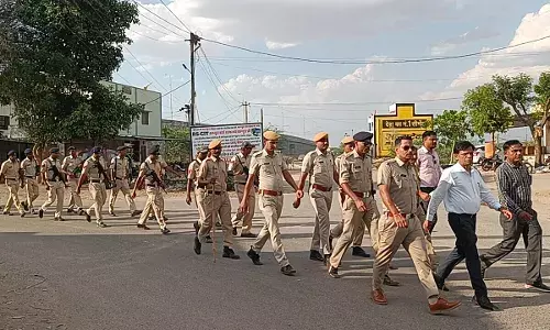 रायला पुलिस के साथ गोवा आर्म्ड पुलिस ने किया रुटमार्च,भय मुक्त होकर करे मतदान