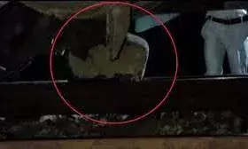 रेलवे ट्रैक पर रखा 100 किलो का पत्थर, नैनी-दून एक्सप्रेस पलटने से बची