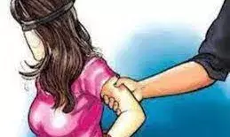 महिला से छेड़खानी के आरोप में एसएचओ और रीडर लाइन हाजिर