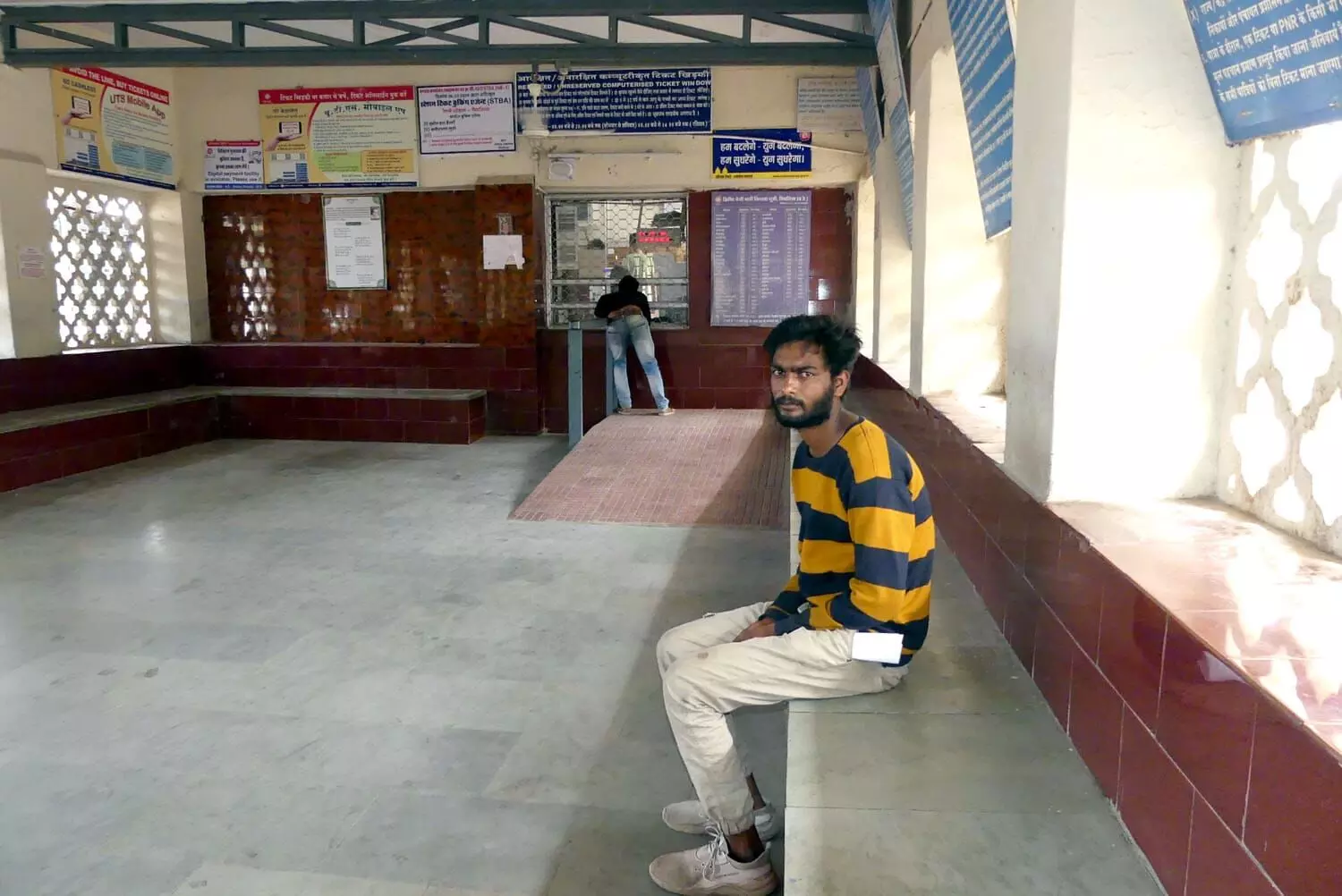 मजदूर को कथित रूप से पुलिस वालों ने पीटा