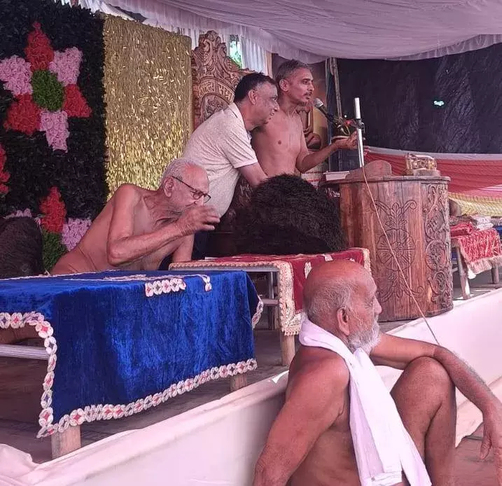 सम्यक् दर्शन, सम्यक् ज्ञान, सम्यक् चरित्र ही मोक्ष का मार्ग