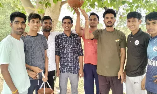 परिंडे बांधकर लिया संकल्प