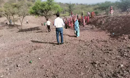 विकास अधिकारी ने किया नरेगा का ओचक निरीक्षण, खामियों पर की कार्यवाही