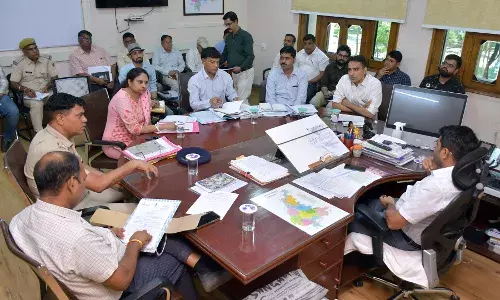 सड़क दुर्घटनाओं में कमी लाने के लिए हर संभव प्रयास करें-कलक्टर सड़क दुर्घटनाओं में कमी लाने के लिए हर संभव प्रयास करें-कलक्टर