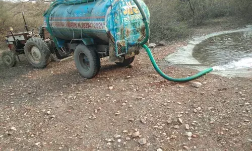 वन्‍य जीवों के लि‍ए नियमित पानी के टैंकर से जलापूर्ति शुरू