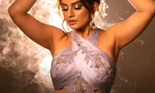 अक्षरा की एक अदा आप हो जाएंगे दीवाने