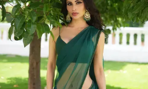 साड़ी में देखना है आकर्षक तो इस अभिनेत्री की ले टिप्स