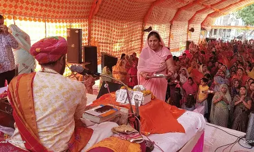 धरती पर वही पिता धनवान है जिसकी संतान अच्छी है- पं. शास्त्री धरती पर वही पिता धनवान है जिसकी संतान अच्छी है- पं. शास्त्री