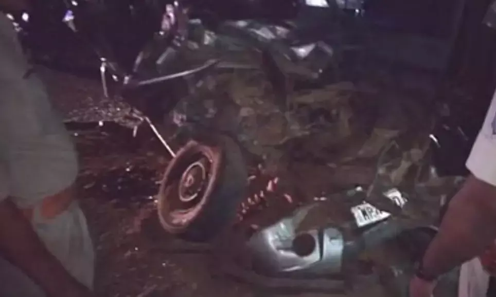 कार  अज्ञात वाहन से  टकराई 8 की मौत ,इंदौर के पास हुआ हादसा