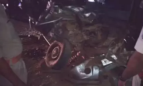 कार  अज्ञात वाहन से  टकराई 8 की मौत ,इंदौर के पास हुआ हादसा