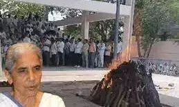 स्वतंत्रता सेनानी,पूर्व राज्यपाल कमला बेनीवाल का  अंतिम संस्कार बिना राजकीय सम्मान
