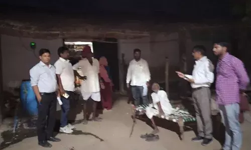 समस्याओं के समाधान के लिए कोटड़ी पंचायत समिति के अधिकारी एवं कर्मचारी पहुंचे वंचितों की दहलीज पर समस्याओं के समाधान के लिए कोटड़ी पंचायत समिति के अधिकारी एवं कर्मचारी पहुंचे वंचितों की दहलीज पर