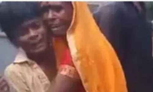 प्रेमी  ने हीं पिक्चर प्रेमिका को चाकू कोकर पहले मार डाला फिर पेट्रोल छिड़कर जलाया