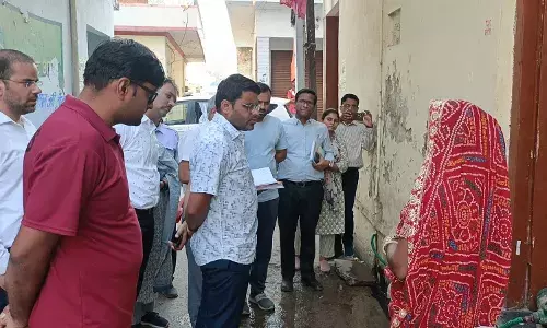 गलियों में घूमकर कलेक्टर ने आमजन से किया सीधा संवाद