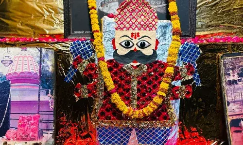 गांधीनगर शनि देव मंदिर में  आज के शनि देव के  दर्शन