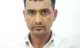 तस्करी में लिप्त कांस्टेबल बर्खास्त, सरकारी आवास से बरामद हुआ था अवैध अफीम डोडा चूरा तस्करी में लिप्त कांस्टेबल बर्खास्त, सरकारी आवास से बरामद हुआ था अवैध अफीम डोडा चूरा