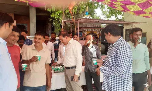 नगरपालिका प्रशासन जहाजपुर ने प्रचंड गर्मी आमजन को पिलई शीतल छाछ नगरपालिका प्रशासन जहाजपुर ने प्रचंड गर्मी आमजन को पिलई शीतल छाछ