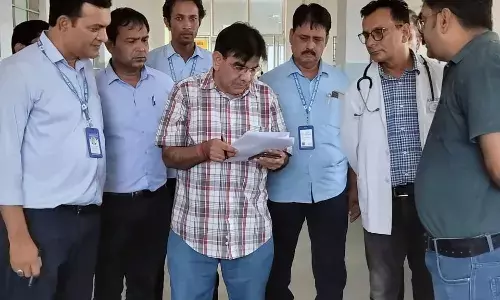 जिले के प्रभारी ने तीन चिकित्सा संस्थानो का किया निरीक्षण