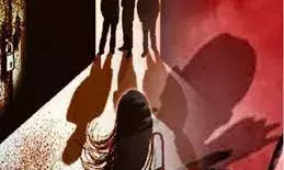 नाबालिग लड़की को अगवा कर डेढ़ माह तक किया रेप, ढाई लाख रुपये की कर रहे हैं मांग, केस दर्ज नाबालिग लड़की को अगवा कर डेढ़ माह तक किया रेप, ढाई लाख रुपये की कर रहे हैं मांग, केस दर्ज