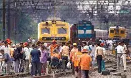 शुरू हुआ ट्रेनों का संचालन, मालगाड़ी पलटने से यातायात था बाधित शुरू हुआ ट्रेनों का संचालन, मालगाड़ी पलटने से यातायात था बाधित