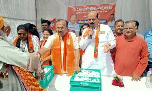 भाजपा व जवाहर फाउंडेशन ने बाटी छाछ व लस्सी, आमजन को मिली राहत