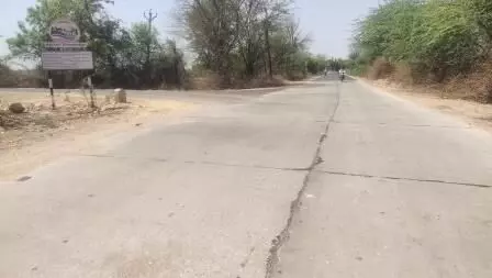 ठेकेदार नें मेगा हाइवे पर बरसाती नाला नहीं बनाया,किसानों की साख पर आंच ठेकेदार नें मेगा हाइवे पर बरसाती नाला नहीं बनाया,किसानों की साख पर आंच