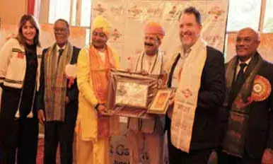 फ्रांस की सीनेट में ​देश​-विदेश की 35 हस्तियों को मिला भारत गौरव अवार्ड