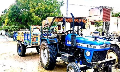 अवैध बजरी परिवहन करते हुऐ एक ट्रेक्टर मय ट्रॉली जब्त