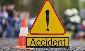 श्रद्धालुओं से भरी बस पलटी, बच्ची सहित दो की मौत; 35 लोग घायल