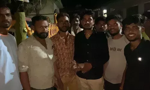 खरगोश की जान बचाकर सुरक्षित स्थान पर छोड़ा