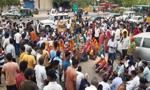 चौमूं में बनी सहमति, सरकार देगी 50 लाख की सहायता, दो को संविदा नौकरी