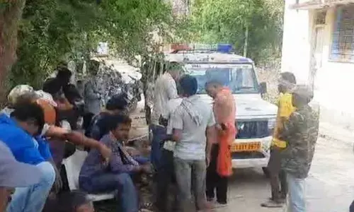 4 बच्चों के पिता ने चुन्नी का फंदा लगाकर की घर में आत्महत्या