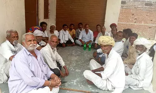 लोन धारकों के ब्याज में रिहायत के लिए अकाउंट में 5 लाख जमा कराए