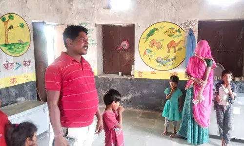 सेमला का बाडिया में आंगन बाड़ी केंद्र भवन की तीन साल से टपकती है छत