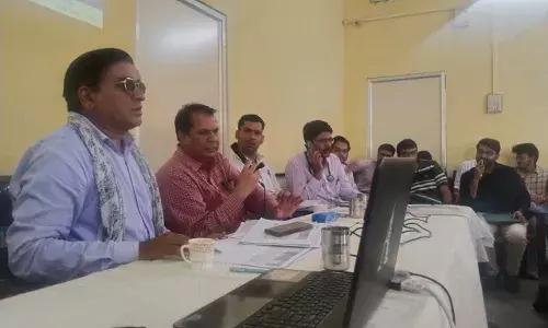 सीएमएचओ ने ली ब्लॉक चिकित्सा अधिकारी व कर्मचारियों की बैठक सीएमएचओ ने ली ब्लॉक चिकित्सा अधिकारी व कर्मचारियों की बैठक