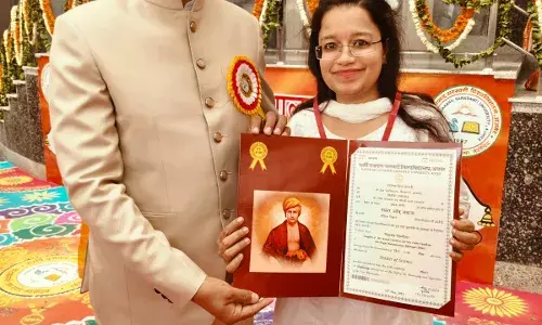 छात्रा प्रियंका गोल्ड मेडल से सम्मानित, प्रोफेसर दिनेश को डोक्टरेट की उपाधि