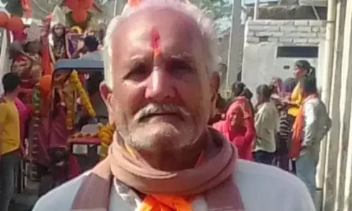 उदयपुर हाइवे पर हादसा- तेज रफ्तार कार ने मोपेड को लिया चपेट में, नाना की मौत, दो दोहितियां घायल