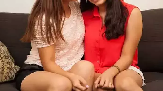 दो लड़कियों को एक-दूसरे से हुआ प्यार, शादी करने के लिए पहुंची थाने