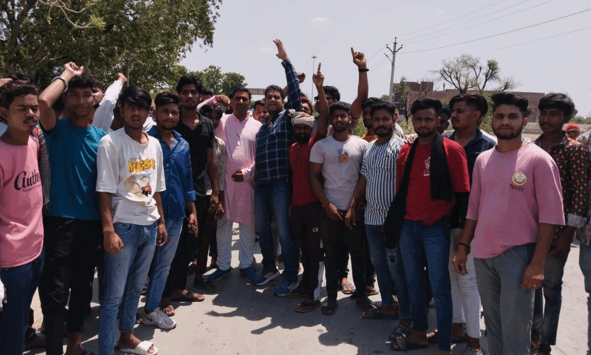 आसींद में बाबा साहब की मूर्ति 15 द‍िन में लगाने की मांग,एसडीएम को सौंपा ज्ञापन