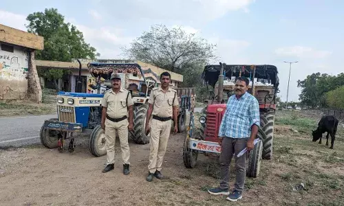 खान विभाग द्वारा अवैध खनन पर कार्रवाई, दो ट्रैक्टर ट्रॉली जब्त खान विभाग द्वारा अवैध खनन पर कार्रवाई, दो ट्रैक्टर ट्रॉली जब्त