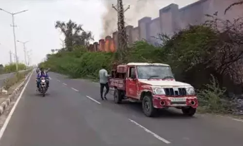 बन्द को-ऑपरेटिव मिल में  लगी आग