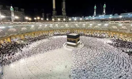 हज यात्रा पर गर्मी का कहर: अब तक 600 से अधिक जायरीनों की मौत, इसमें 68 भारतीय हज यात्रा पर गर्मी का कहर: अब तक 600 से अधिक जायरीनों की मौत, इसमें 68 भारतीय