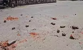 दो पक्षों में मारपीट के बाद पथराव, 47 के खिलाफ केस, मची अफरा-तफरी