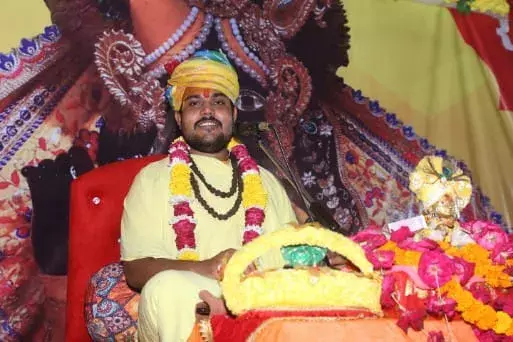 गिरिराज जी की कृपा चाहते हैं तो सेवा रूपी धर्म से जुड़े -आचार्य शक्ति देव