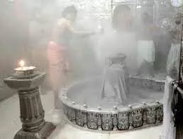 बाबा महाकाल के दरबार में नहीं होगा कोई भी VIP, अब होगा आम श्रद्धालुओं का प्रवेश बाबा महाकाल के दरबार में नहीं होगा कोई भी VIP, अब होगा आम श्रद्धालुओं का प्रवेश