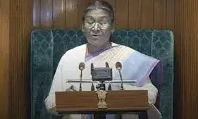 कश्मीर में मतदान के कई रिकॉर्ड टूटे- राष्ट्रपति द्रौपदी मुर्मू कश्मीर में मतदान के कई रिकॉर्ड टूटे- राष्ट्रपति द्रौपदी मुर्मू