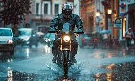 दोपहिया वाहन केटायरों का  बारिश के मौसम में  ऐसे रखें ख्याल