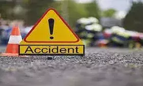 तेज रफ्तार थार का कहर बाइक सवारों को मारी टक्कर, दो युवकों की मौत तेज रफ्तार थार का कहर बाइक सवारों को मारी टक्कर, दो युवकों की मौत